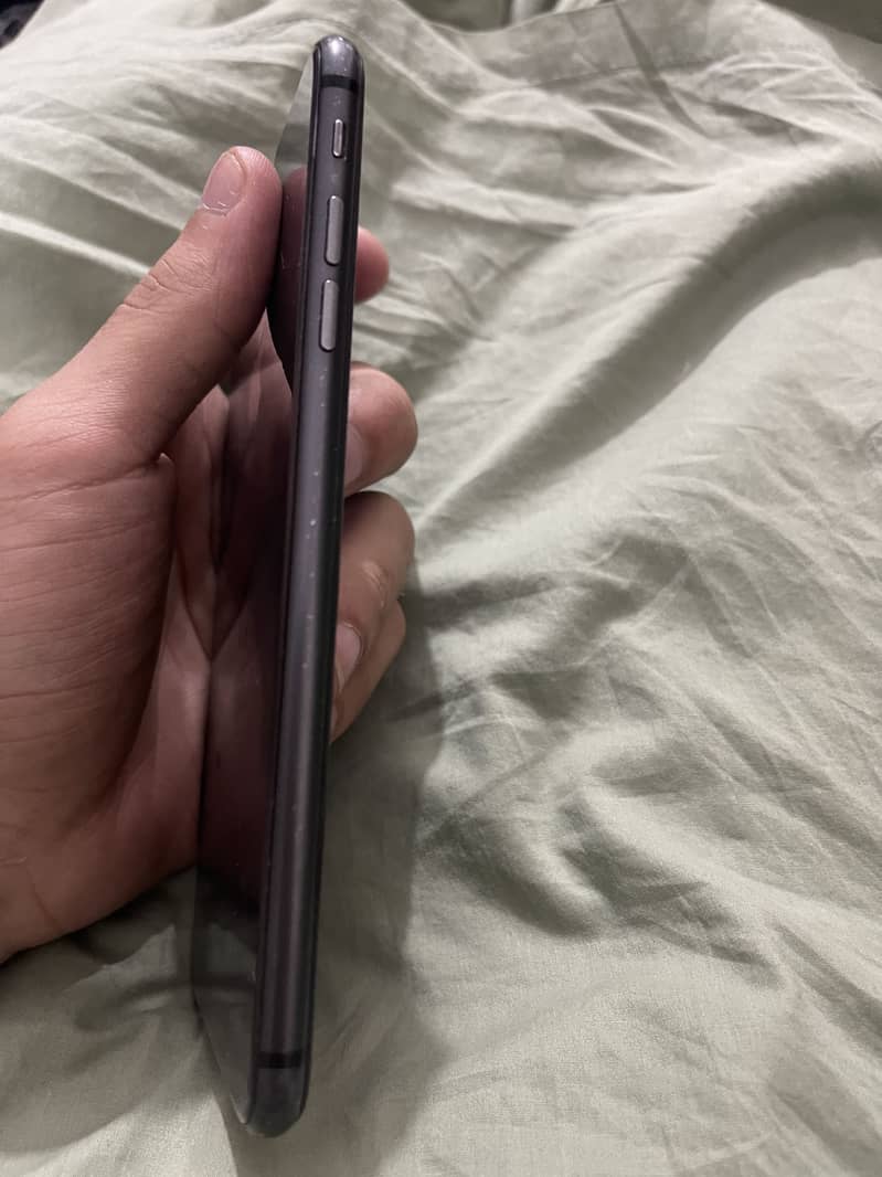 Iphone 8plus back break 3