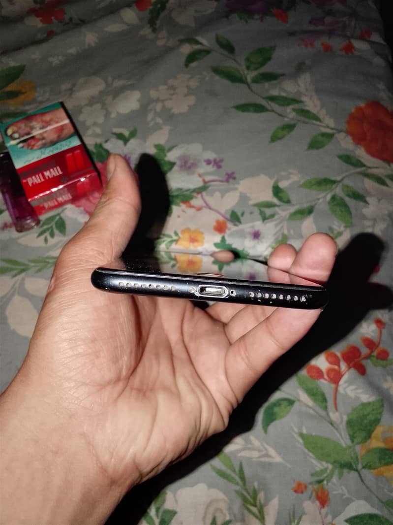 iphone 7+ 4