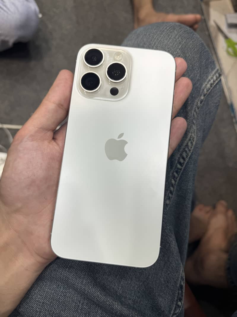 Iphone 15 pro max 0