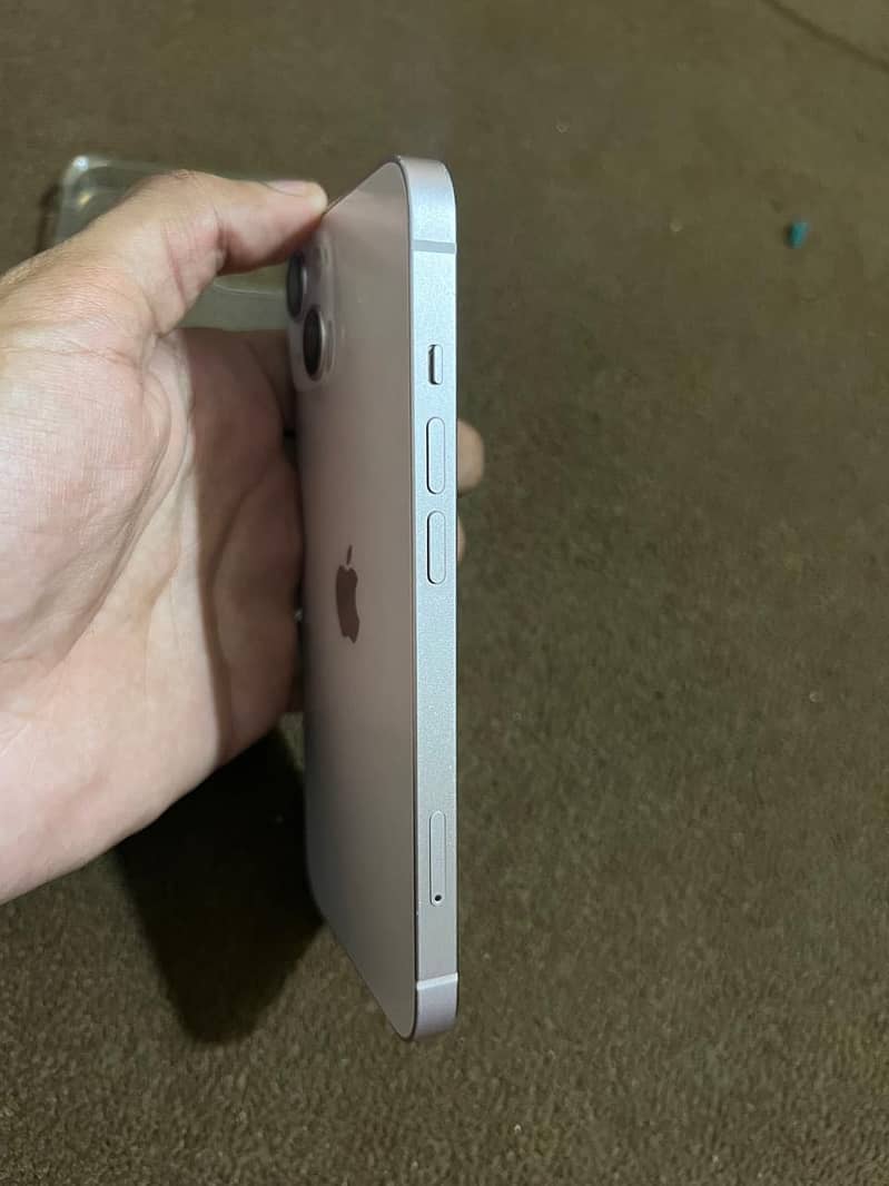 Iphone 13 4