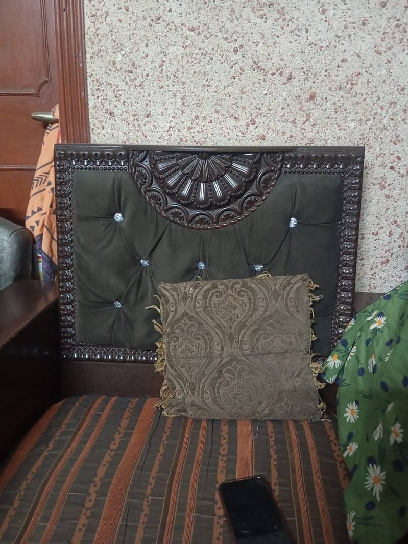 5 seater Sofa Set + Table Combo 9