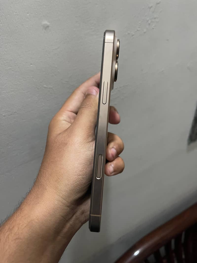 Iphone 16 Pro Max 4