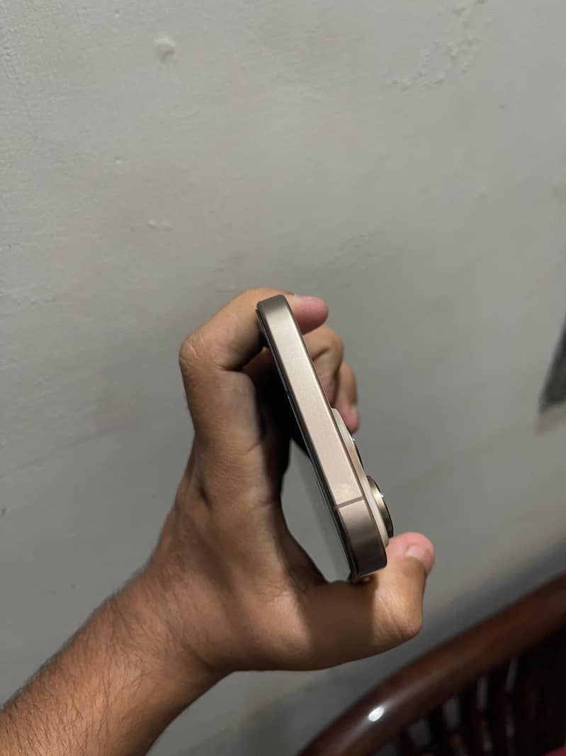 Iphone 16 Pro Max 5