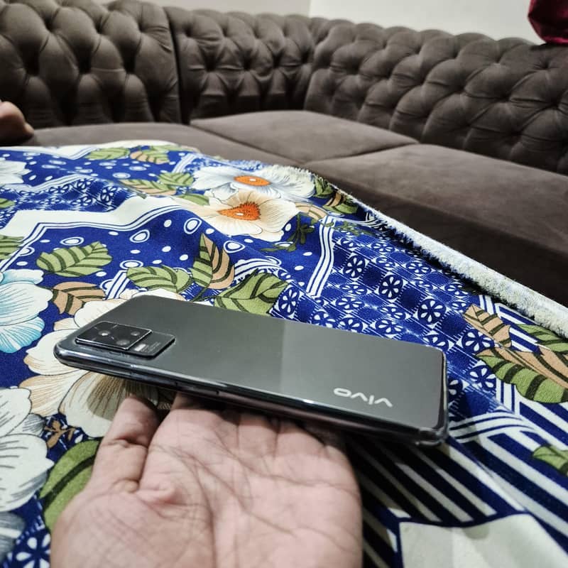 vivo v21e 2