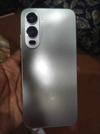 itel city200 4+4/128 11month warranty