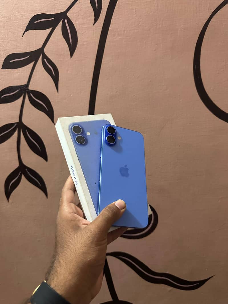 iPhone 16 plus 1