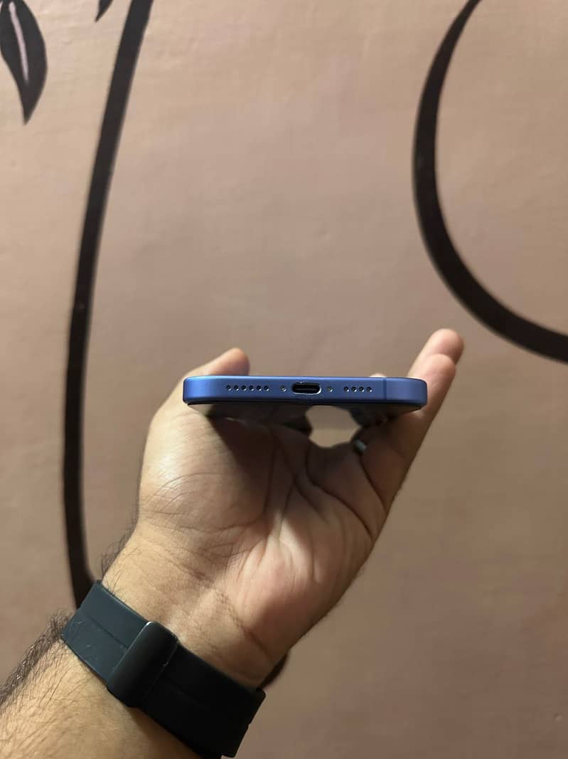 iPhone 16 plus 3