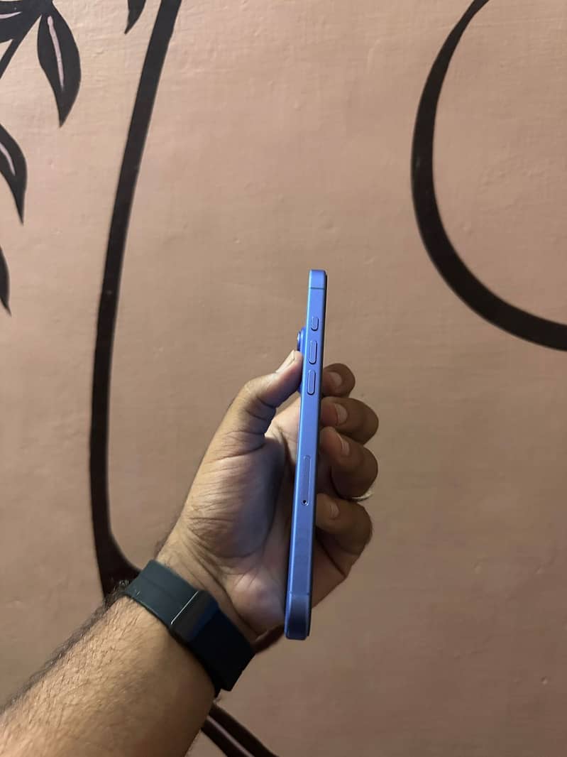 iPhone 16 plus 4