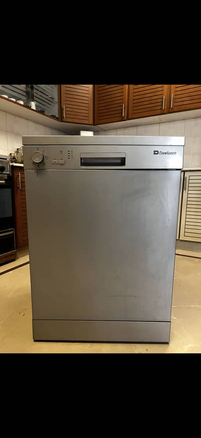 Used dawlance dish washer