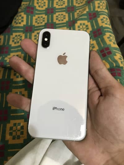 Iphone Xs / All okay / factory unlocked/64 gb