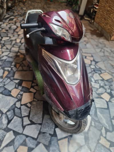 United Scooty 100cc  (Petrol)