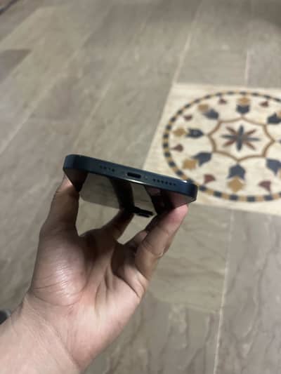 I phone 14 plus 128gb jv