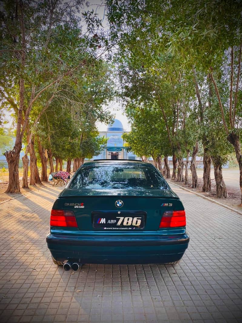 BMW E36 318i AUTOMATIC FULL LOADED 8