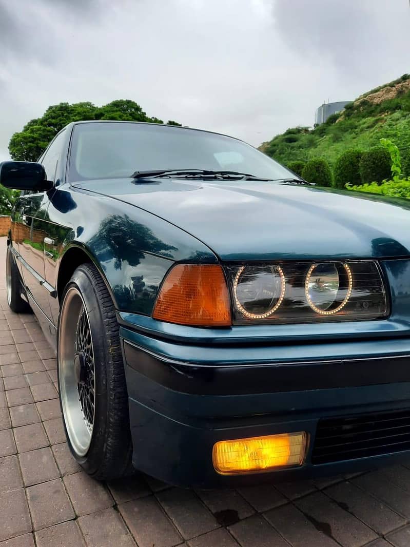 BMW E36 318i AUTOMATIC FULL LOADED 19