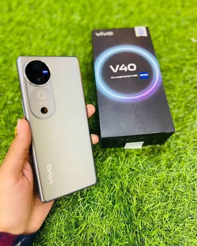 Vivo V40