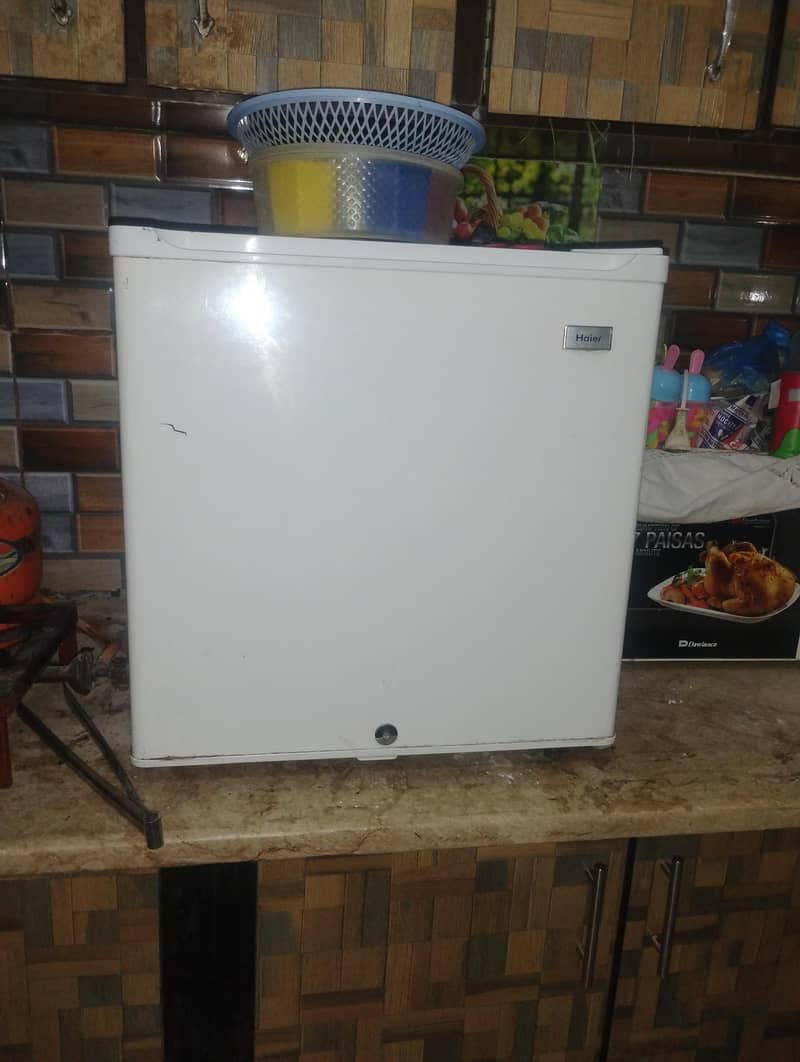 mini fridge 0