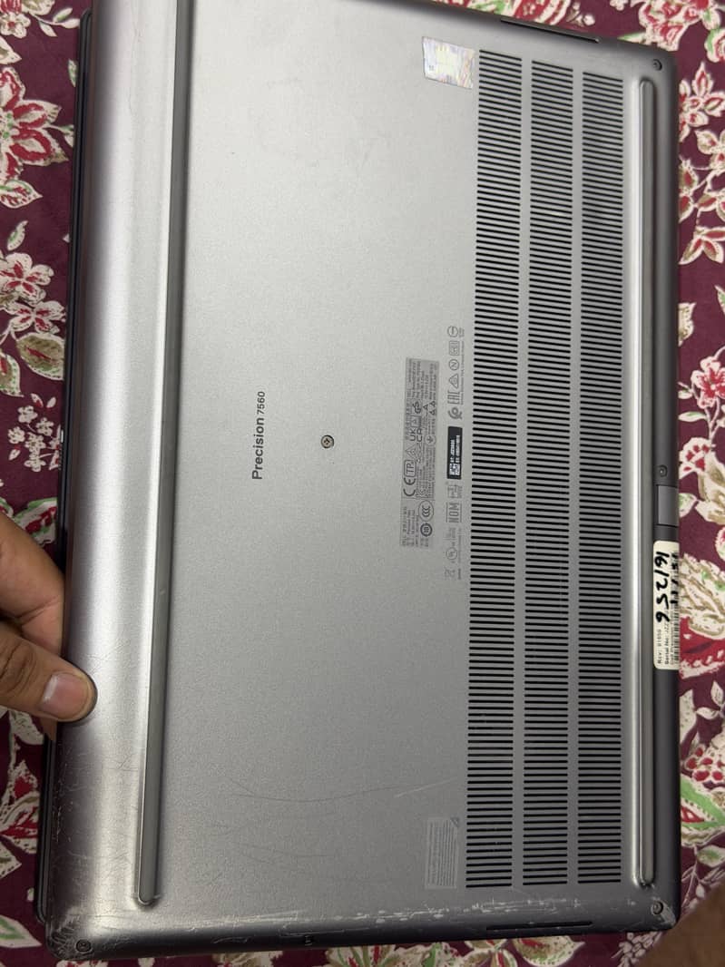 Dell Precision 7560 10