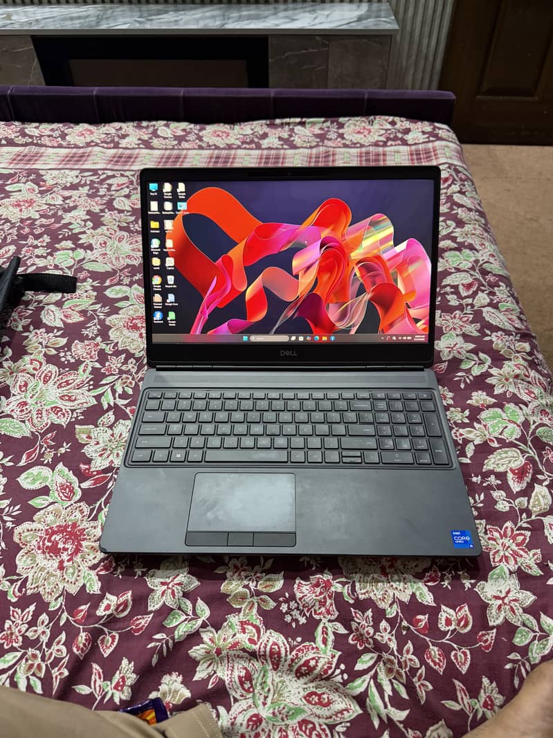 Dell Precision 7560 11
