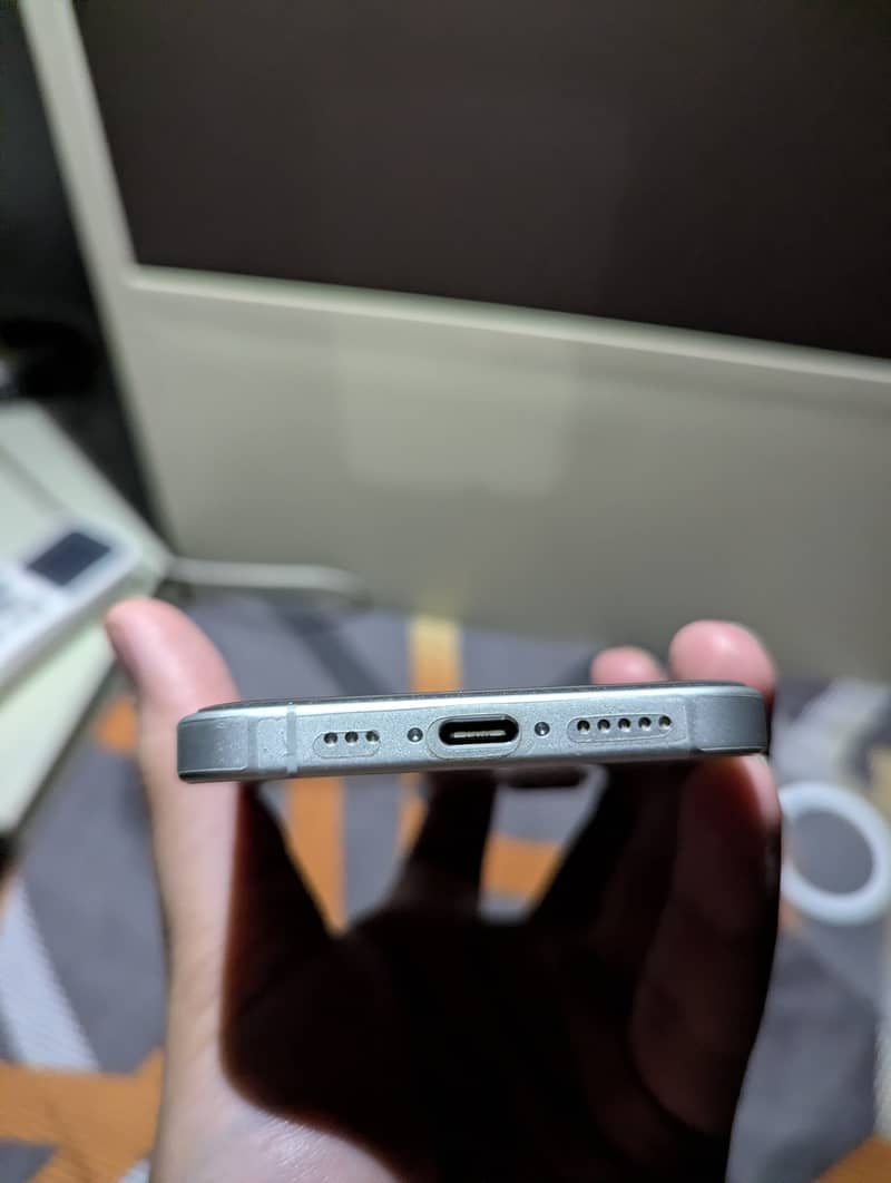 iPhone 17 7