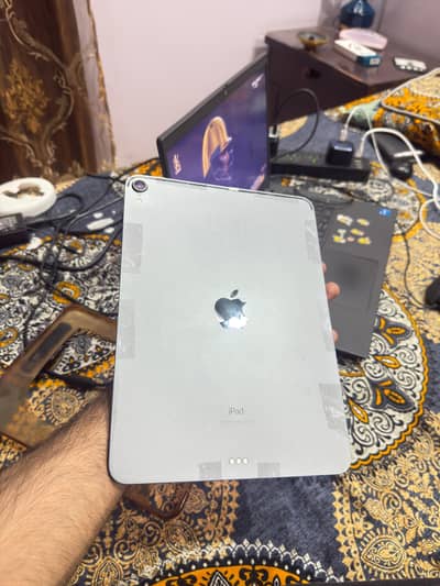 Apple Ipad Pro 2018 11 inches 64gb Wifi With box Read add full