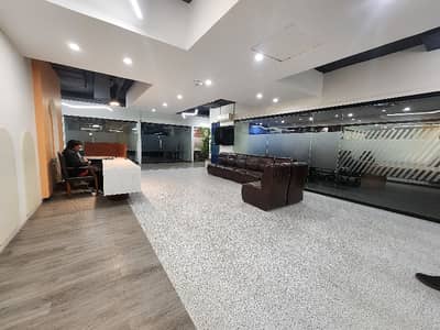 100 To 200 Sitting Furnished Office