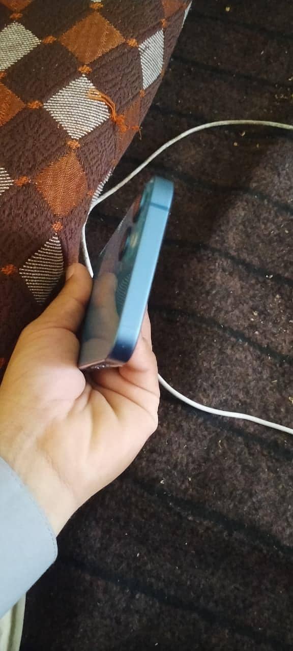 iPhone 13 jv 4