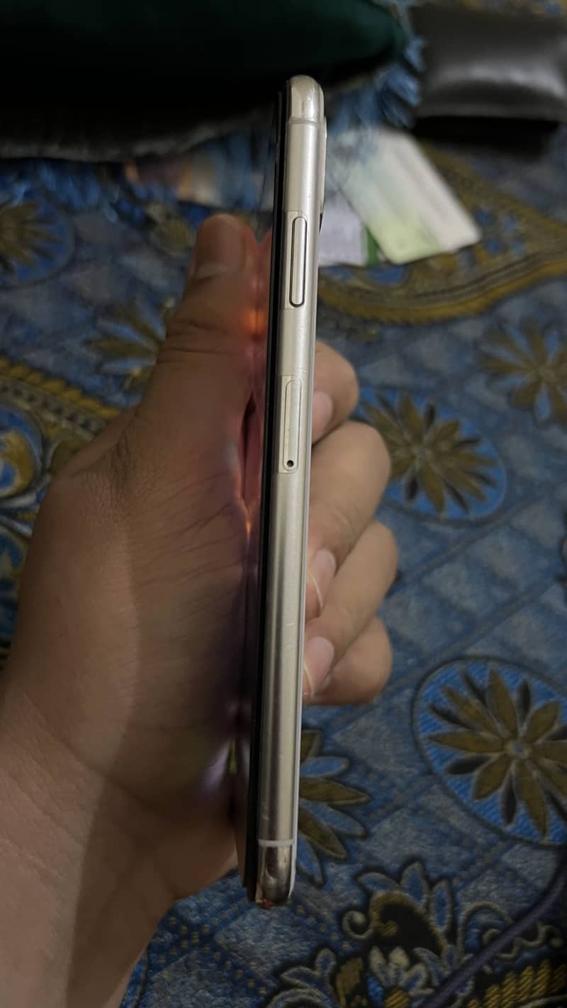 Iphone xs max 4