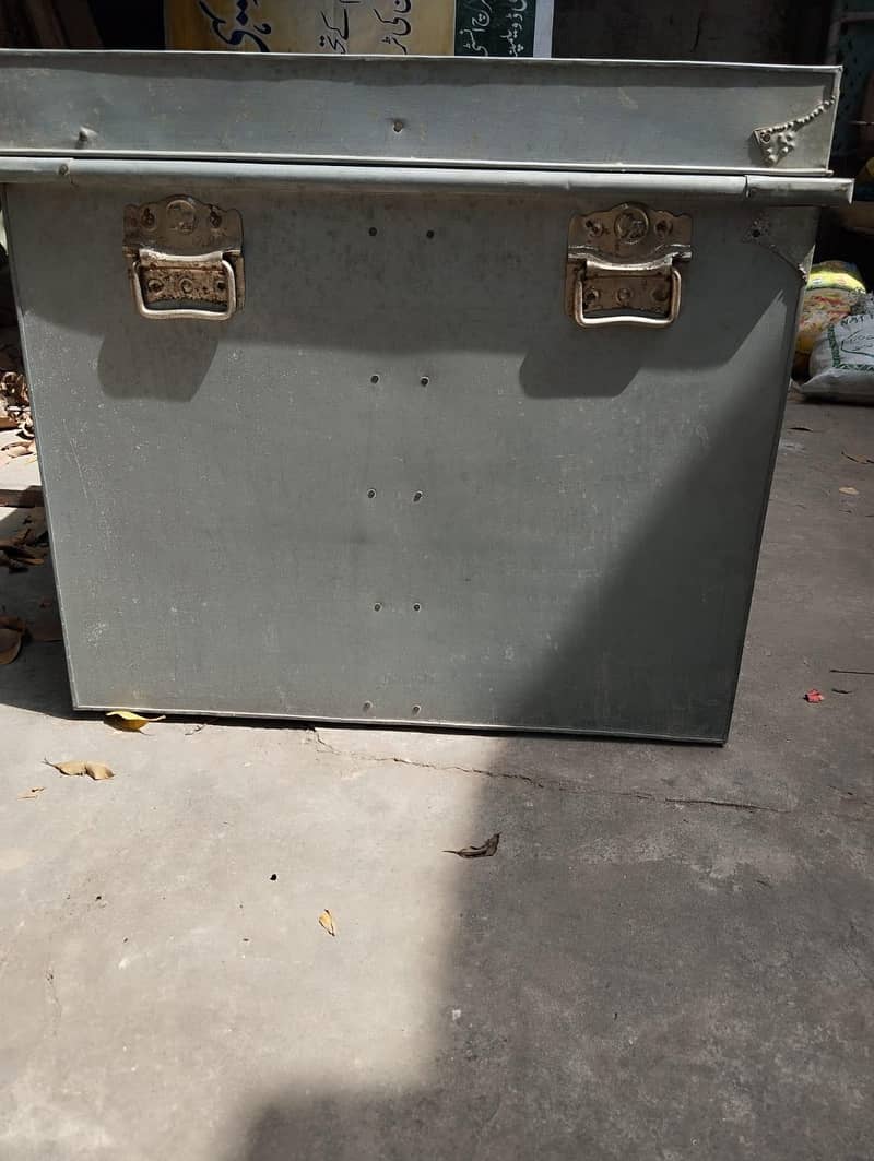 peti ,Trunk , Box, 1