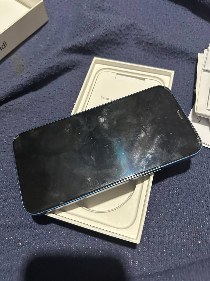 Apple iPhone 12 3