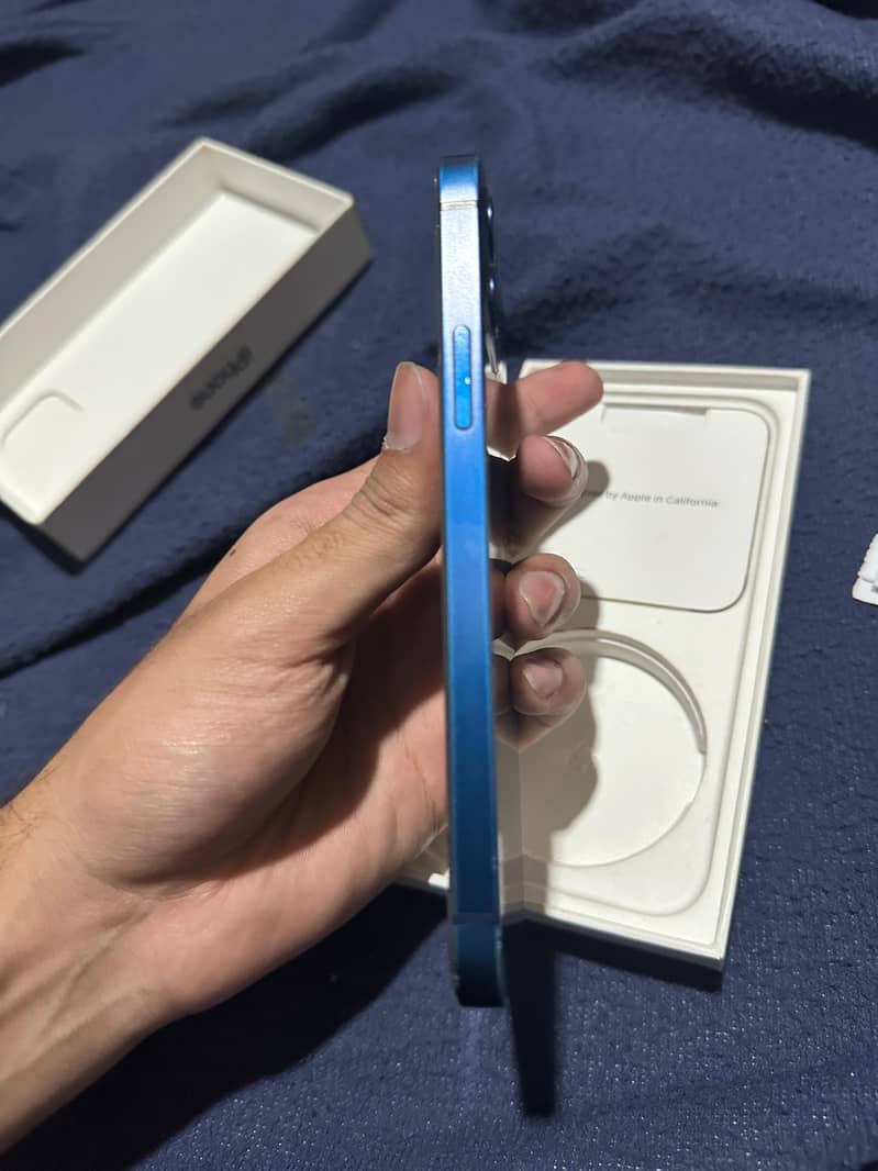 Apple iPhone 12 5