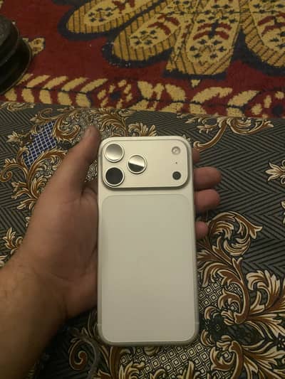 17pro max /non pta / silver colour/ 256gb / complete sim time