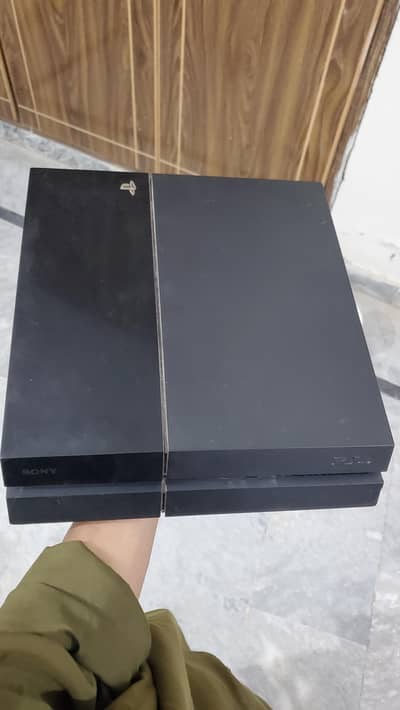 PS4 2TB Jailbreak + Controller + 30+AAA GAMES Installed.
