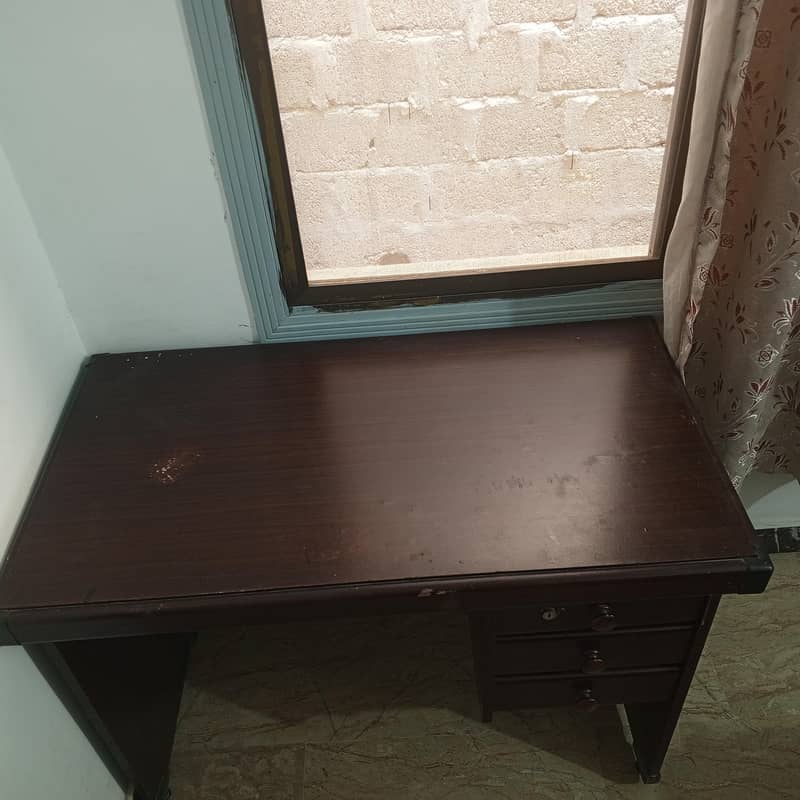 computer table 1