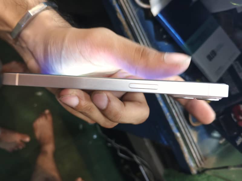 iphone 13 4