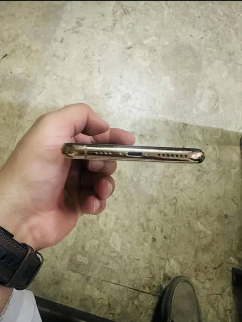 iPhone 11 Pro Max 2