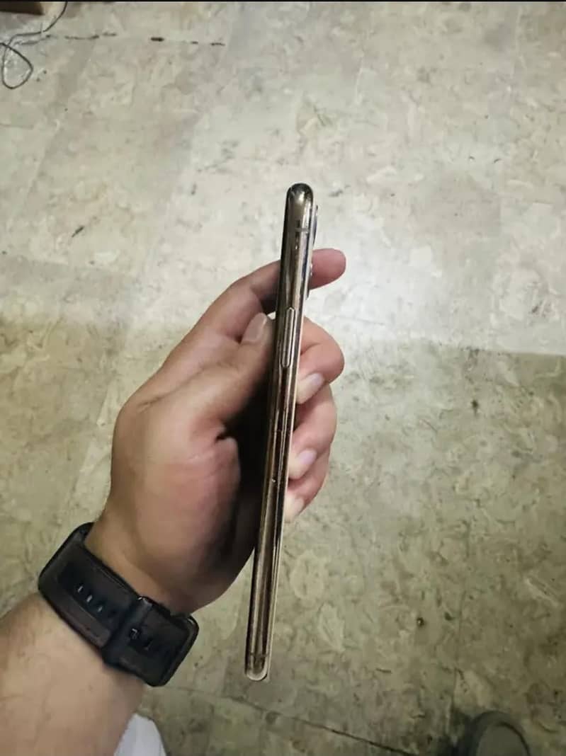 iPhone 11 Pro Max 3