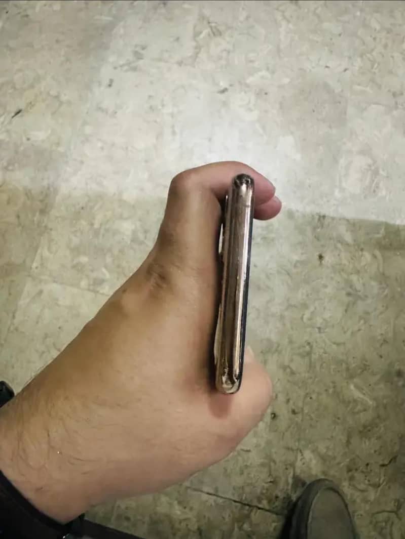 iPhone 11 Pro Max 5