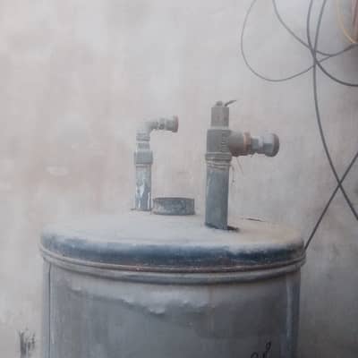 urgent geyser for sell good cconditions