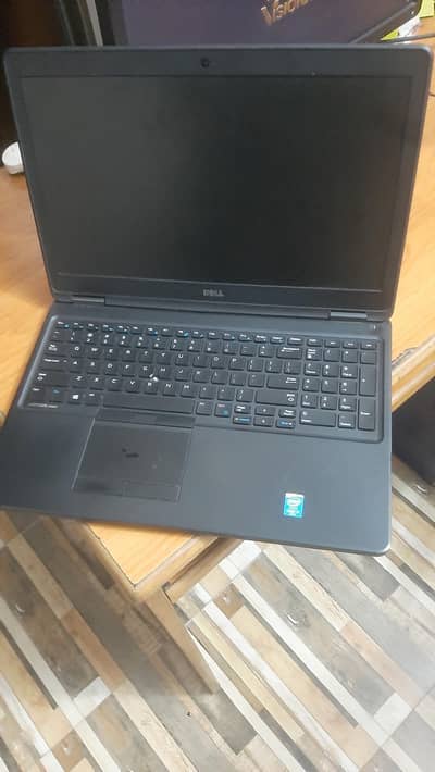 Latitude E5550 Workstation