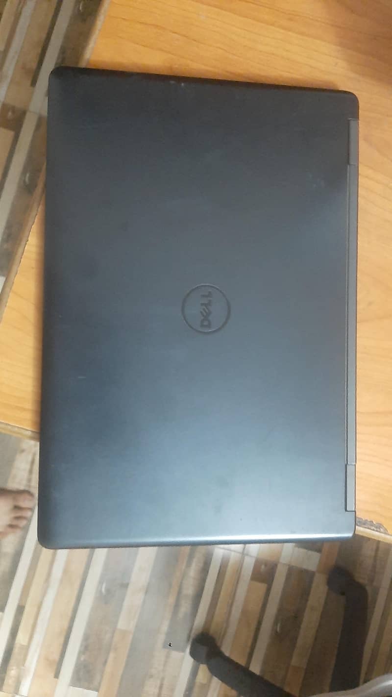 Latitude E5550 Workstation 1
