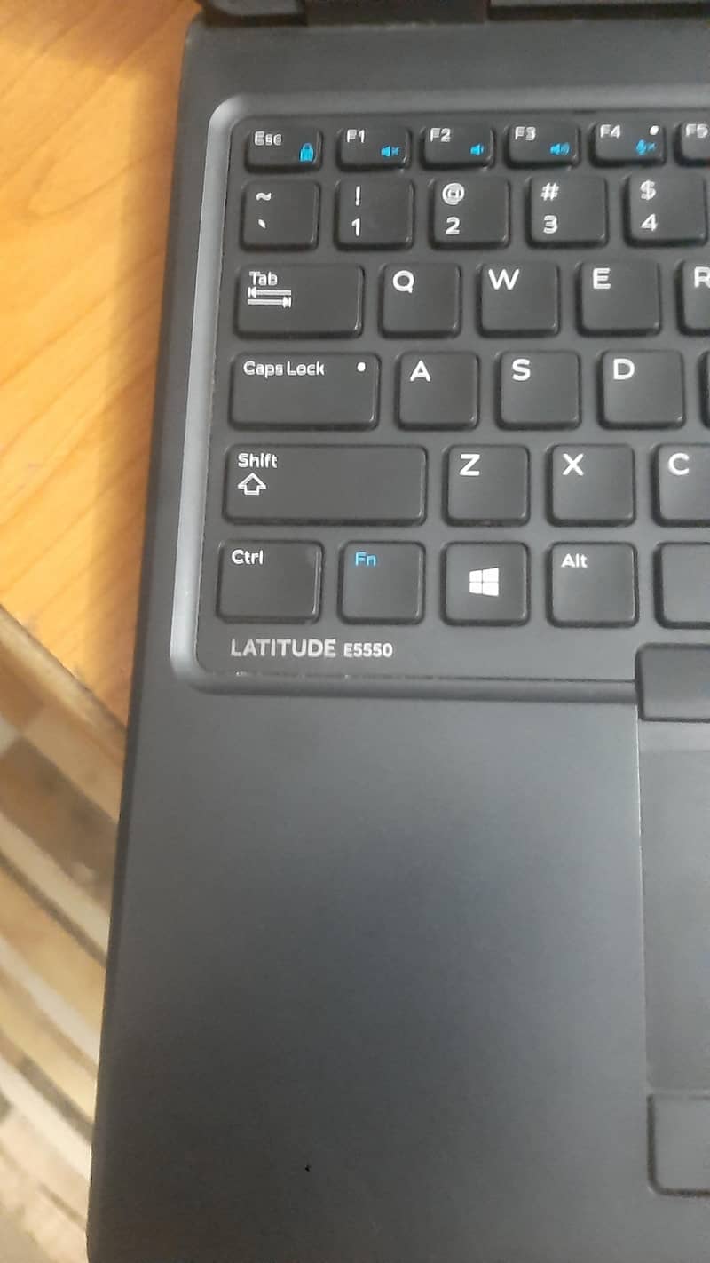 Latitude E5550 Workstation 2