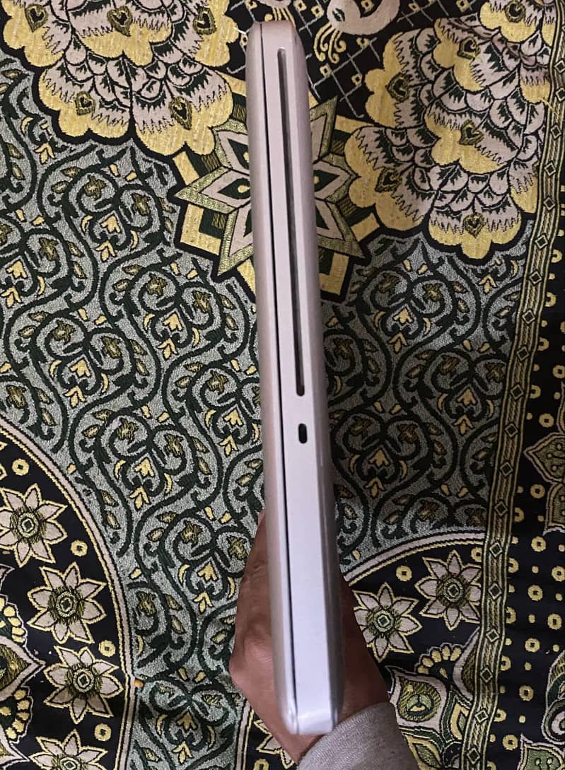 MacBook pro 4