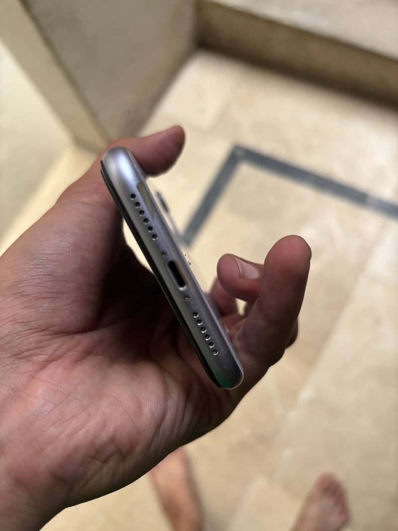 IPHONE 11 1