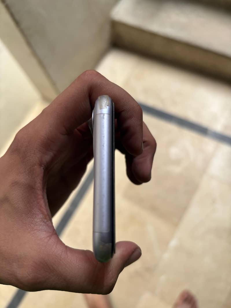 IPHONE 11 3