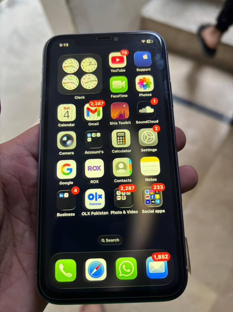 IPHONE 11 5