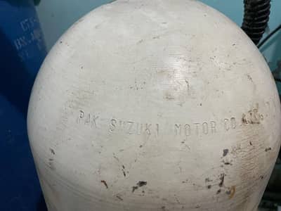 “Original Car CNG Cylinder for Sale – Good Condition”