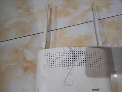storm fiber wifi router cable tar b lagtii hai