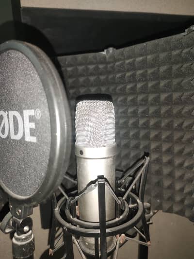 RODE NT1A MIC with  Samson stand and shield