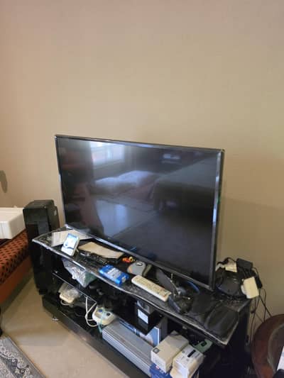 LG LED SMART TV 43". (43LF630T)
