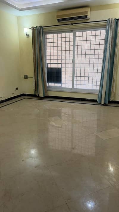 2 Bedrooms With Gas Electric Meter Very Lowers Flat In The Islamabad 2 Bedroom 900 Sf 4rth Floor Rental Value Is 40k Visit Any Time Possible